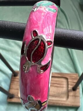 Vintage Pink Enamel Sea Turtle Hinged Bangle Bracelet Silver Tone